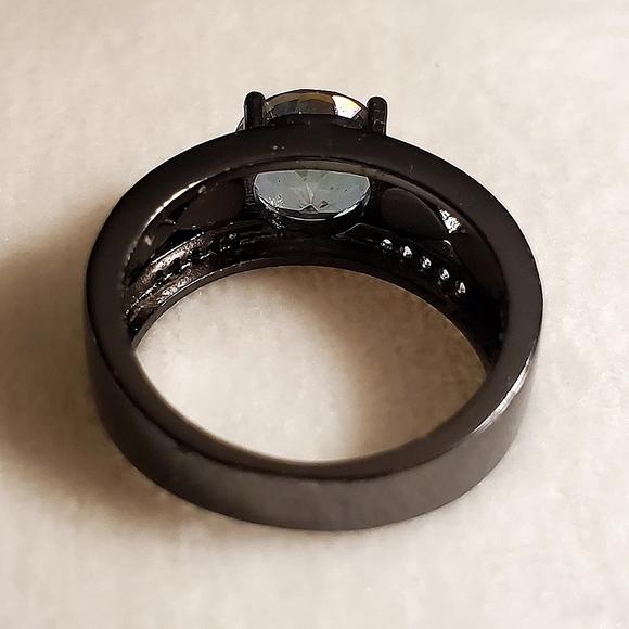 Beautiful rainbow 🌈 quartz & opal stone ring size 5. - Picture 6 of 6